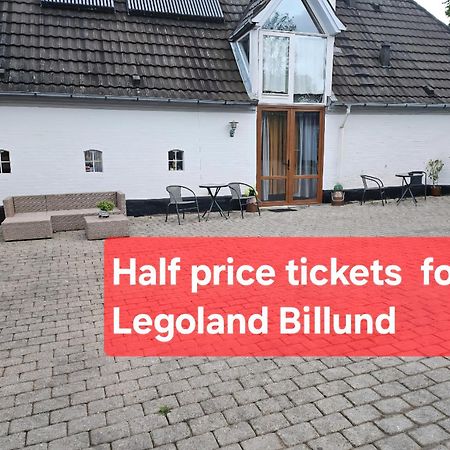 Trandafir Guesthouse Egtved Exteriör bild