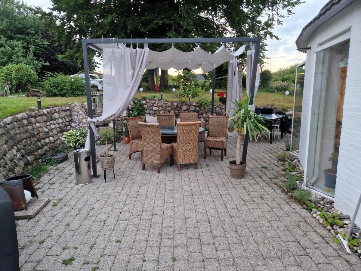Trandafir Guesthouse Egtved Exteriör bild