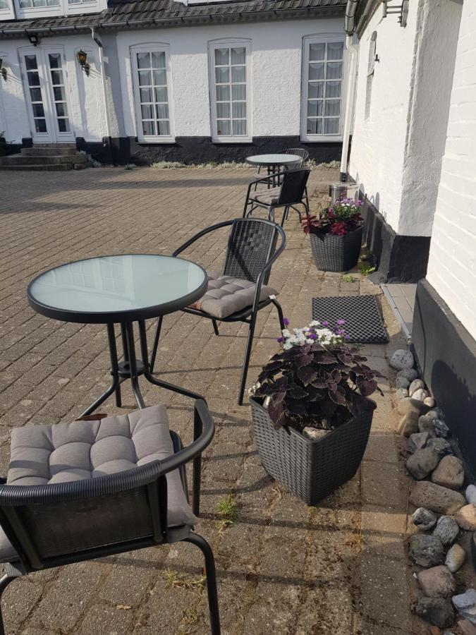 Trandafir Guesthouse Egtved Exteriör bild