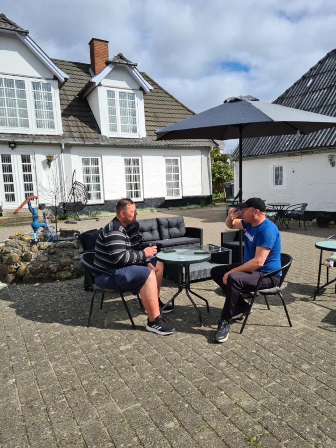 Trandafir Guesthouse Egtved Exteriör bild
