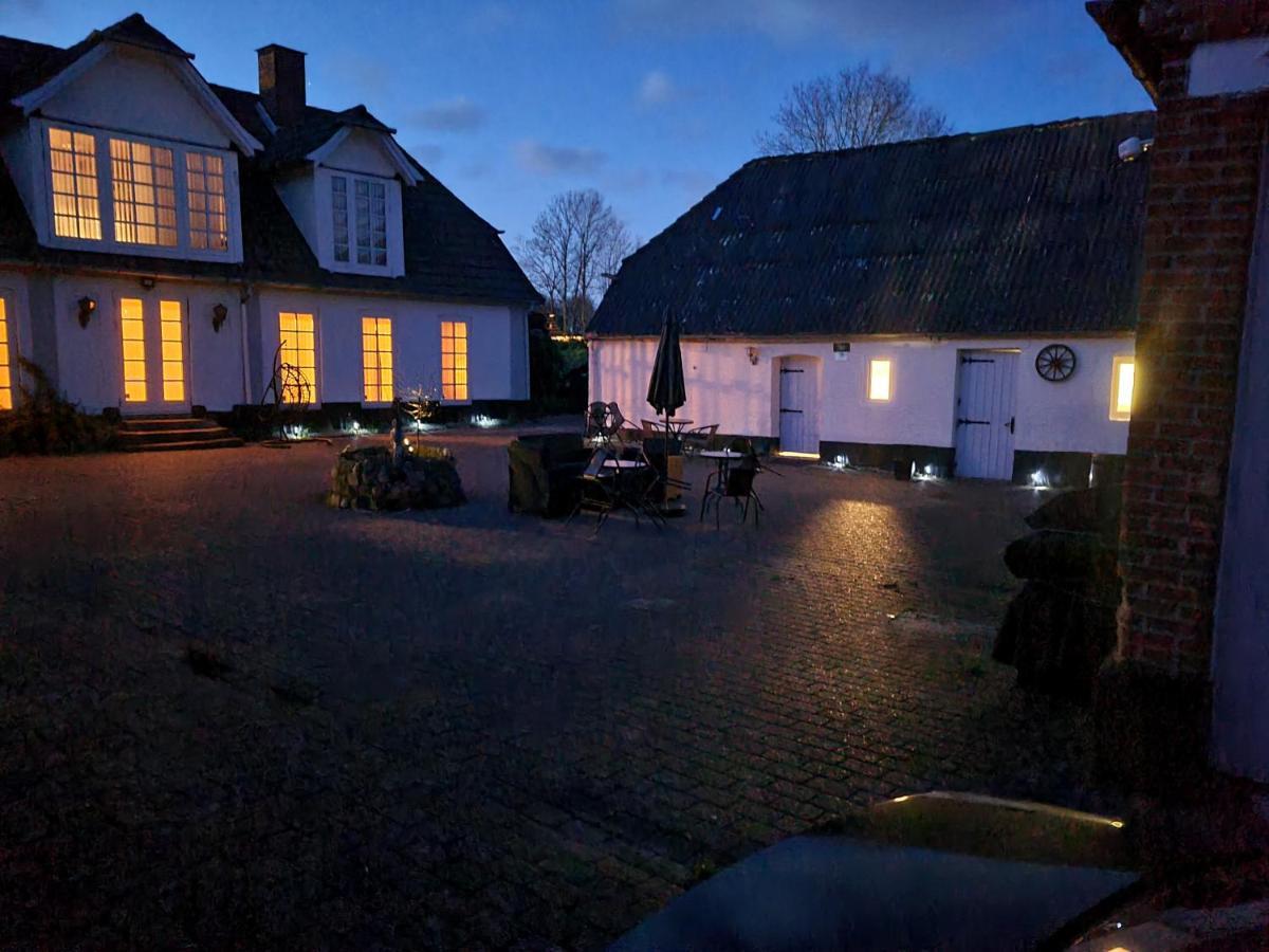 Trandafir Guesthouse Egtved Exteriör bild