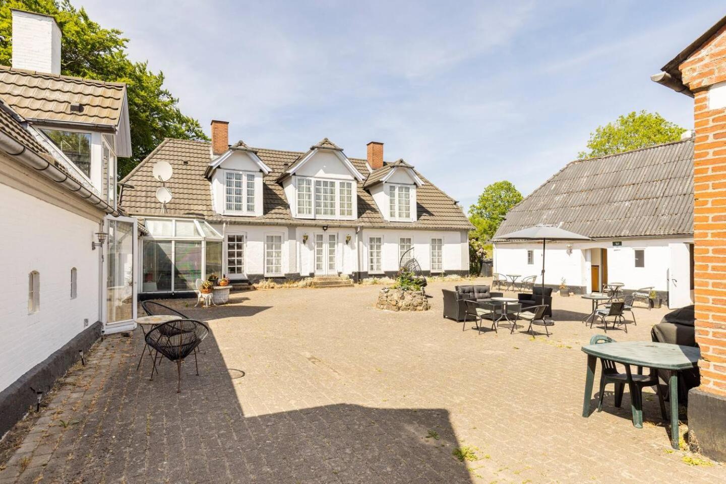 Trandafir Guesthouse Egtved Exteriör bild