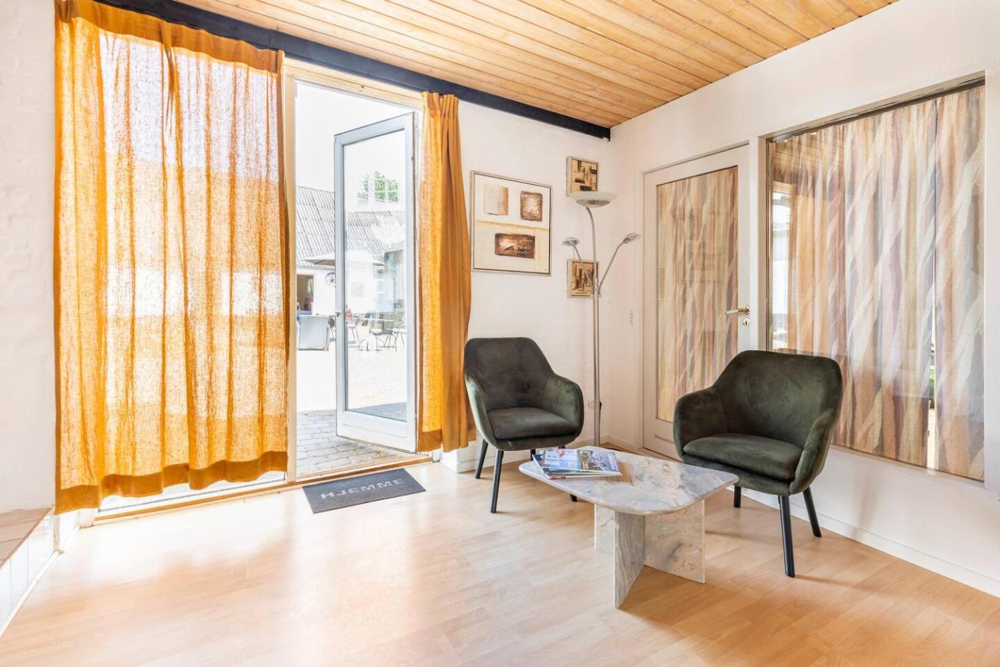 Trandafir Guesthouse Egtved Exteriör bild